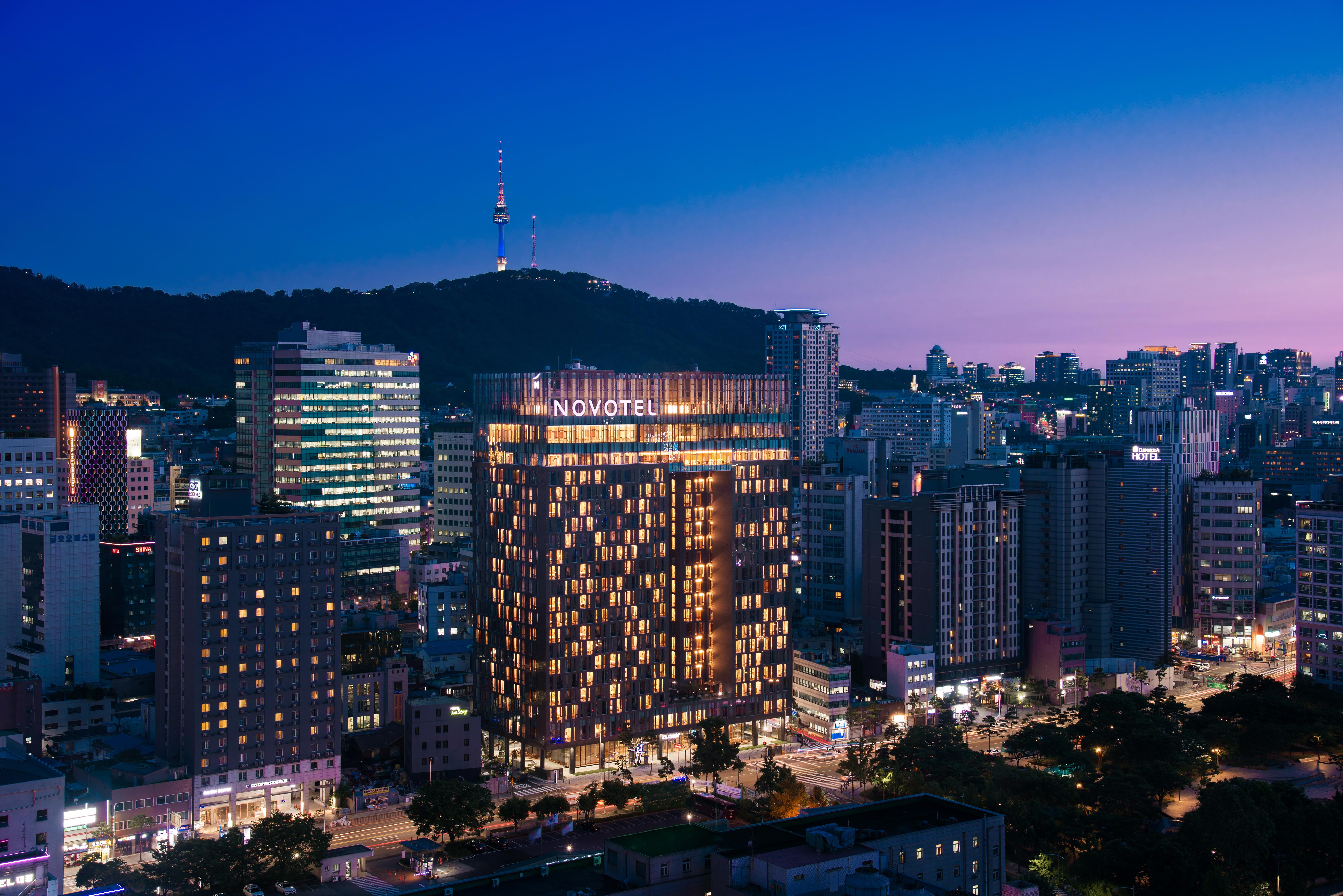 Novotel Ambassador Seoul Dongdaemun Hotels & Residences Екстер'єр фото